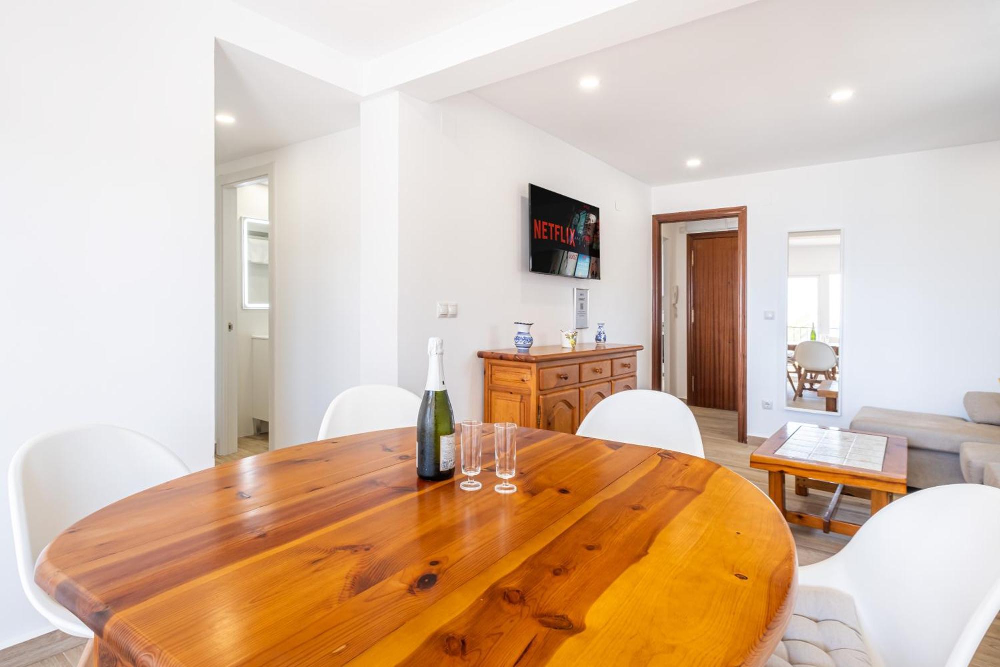 Elixir First Line Apartment *